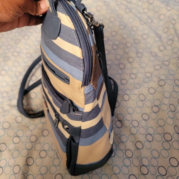 Backpack - Picture 3 of 12